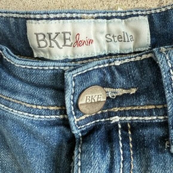 Y2K Stella Cutoffs Distressed Mid Rise BKE Denim Shorts | 27 - Picture 2 of 11